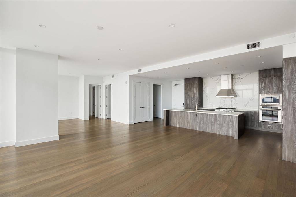 Dallas, TX 75201,2120 Olive Street #3104