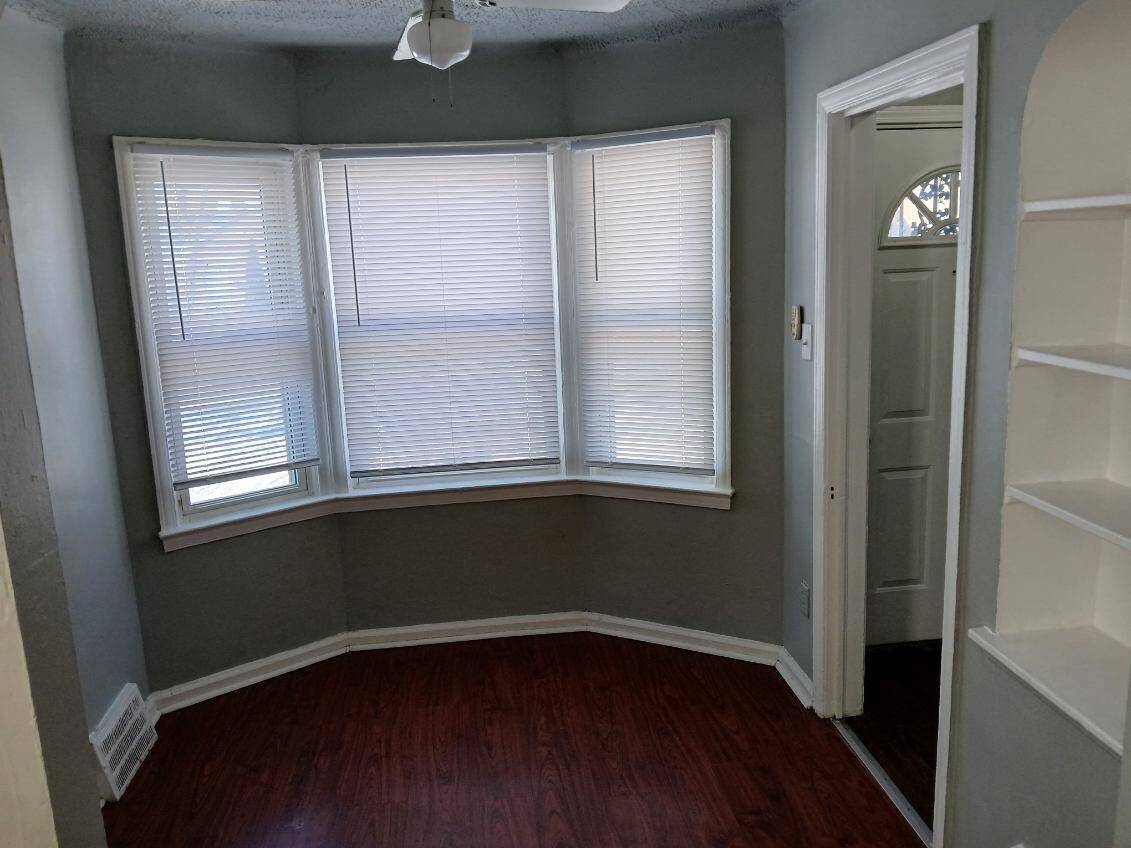 Detroit, MI 48227,12648 Mettetal ST