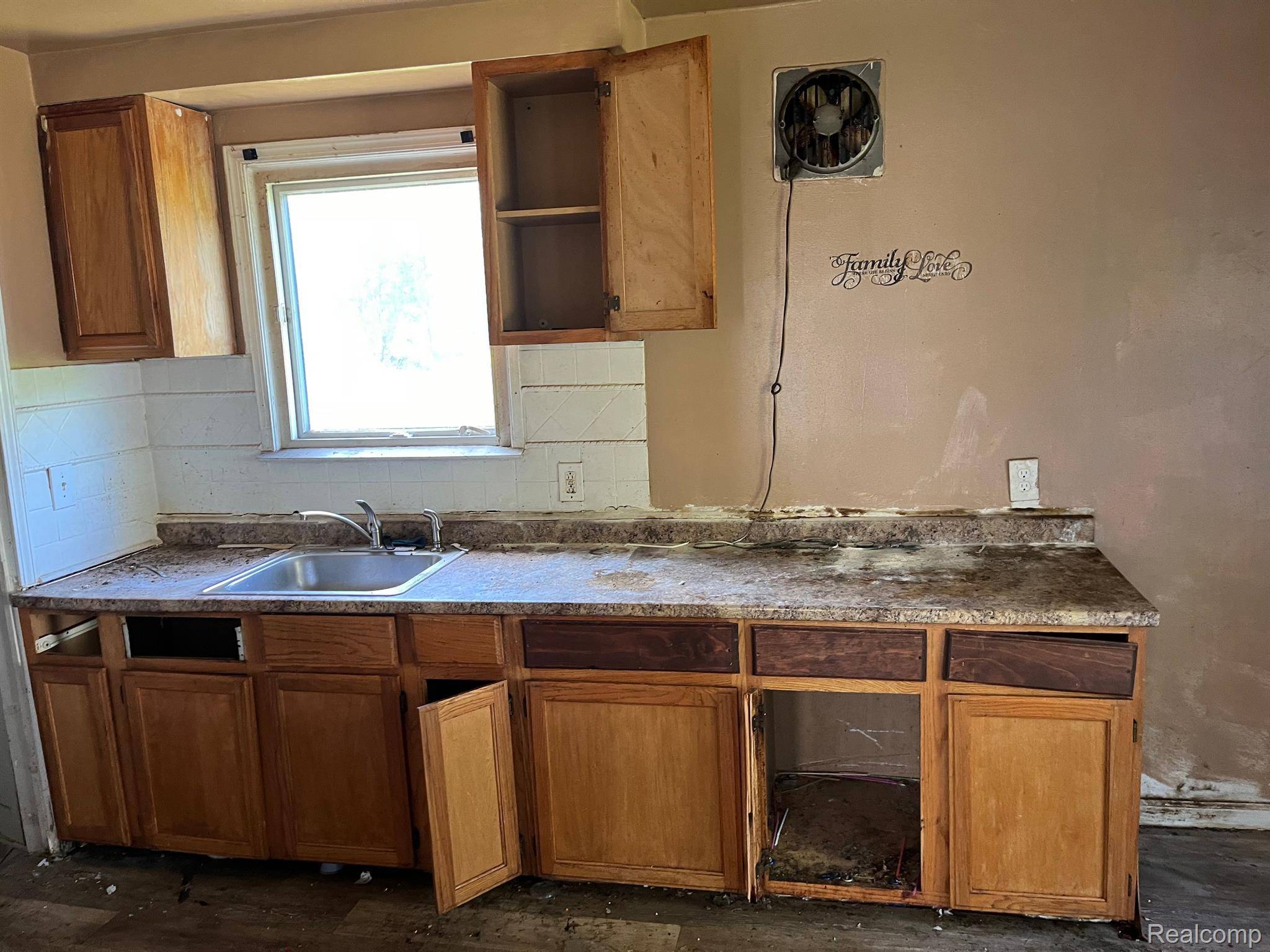 Detroit, MI 48205,20202 WESTPHALIA ST