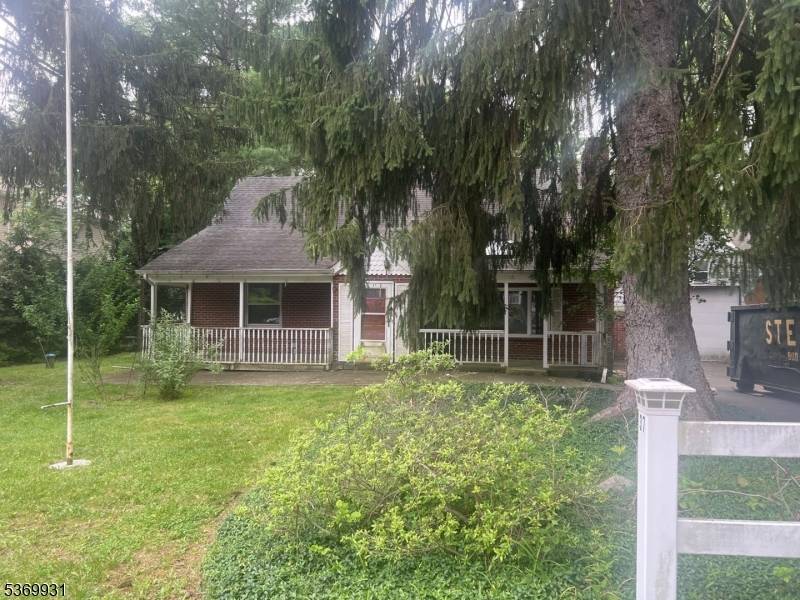 Oakland Boro, NJ 07417,37 Roth Ave