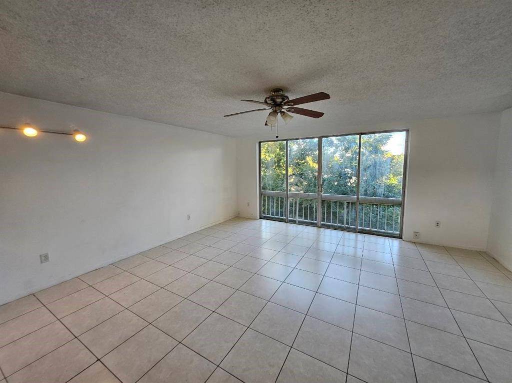Coral Springs, FL 33065,8401 W Sample Rd #36