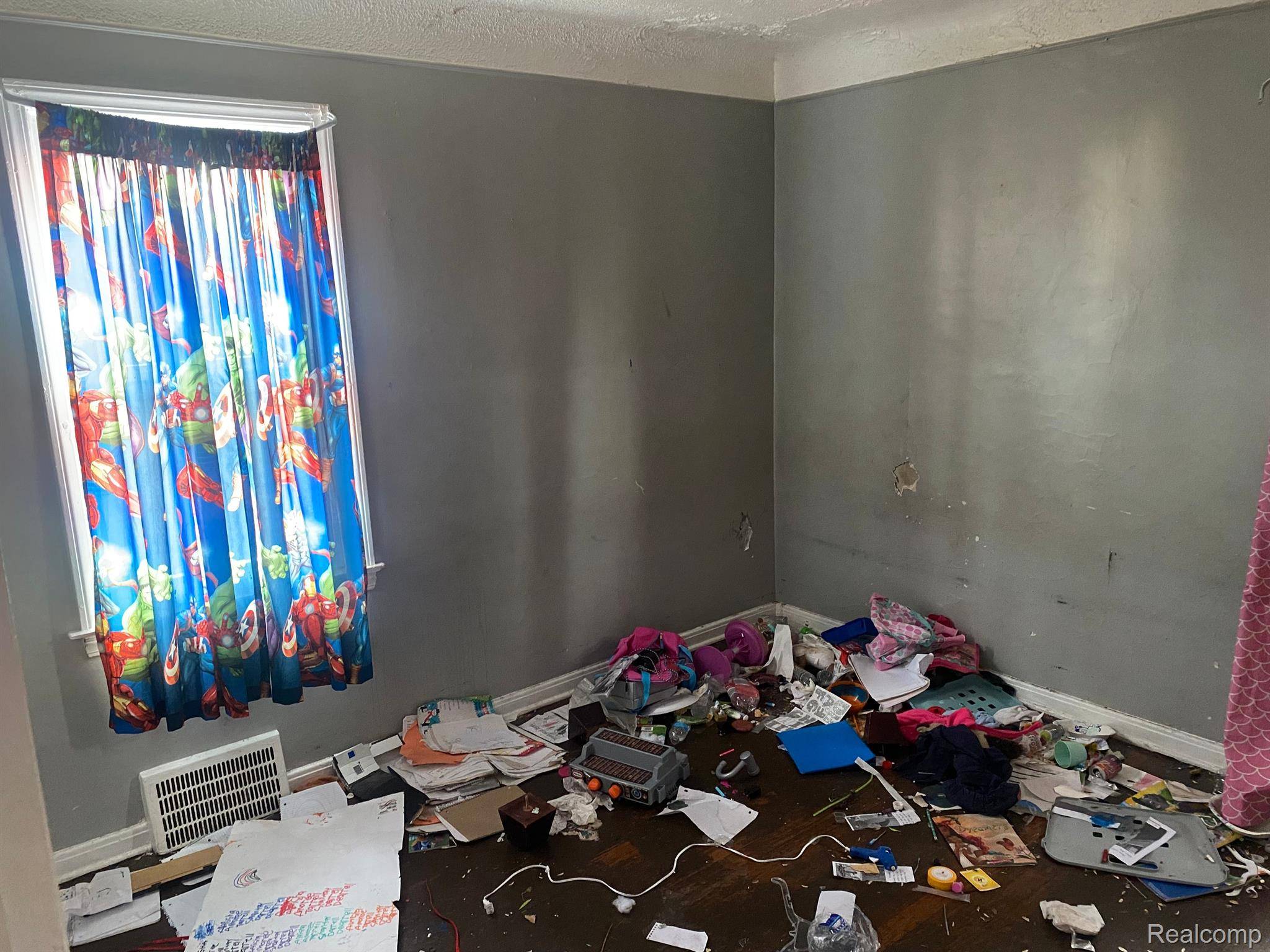 Detroit, MI 48205,16062 CARLISLE ST