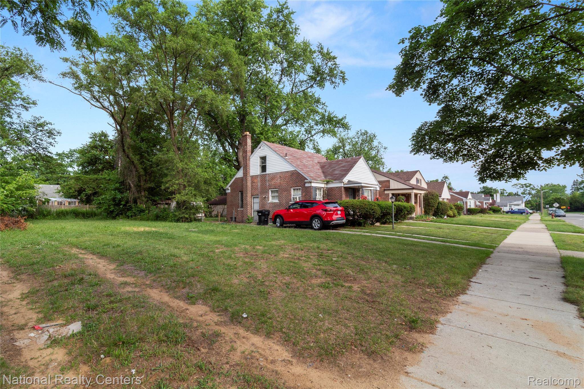 Detroit, MI 48219,18688 Glastonbury RD