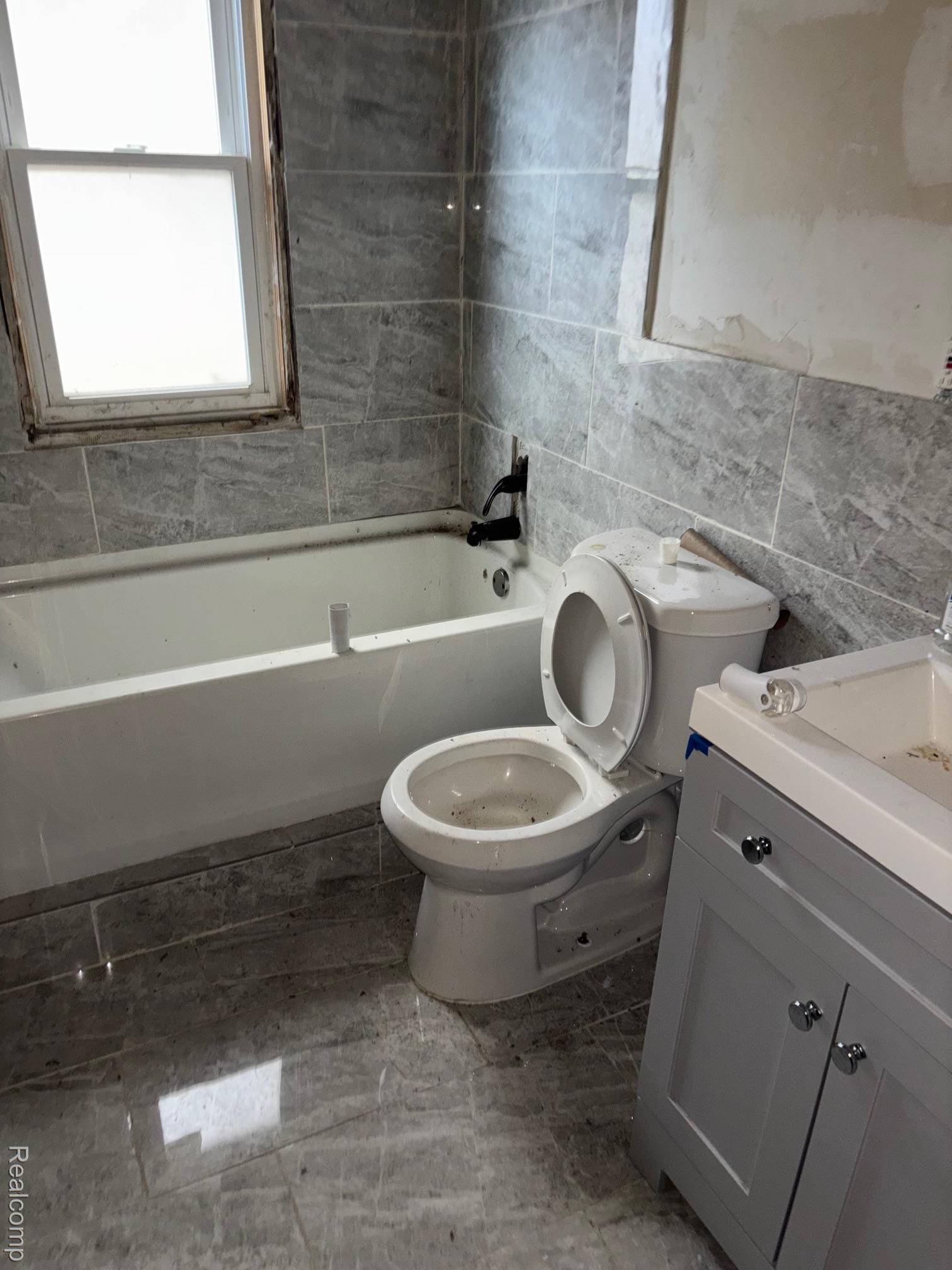 Detroit, MI 48204,10328 Crocuslawn ST