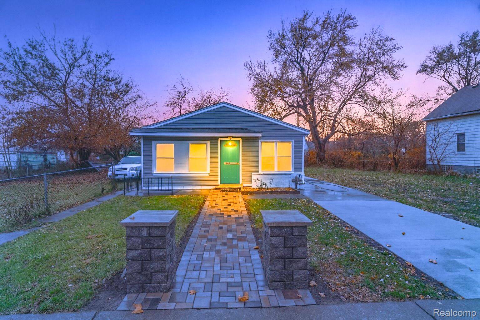 Detroit, MI 48217,1444 S Liddesdale ST