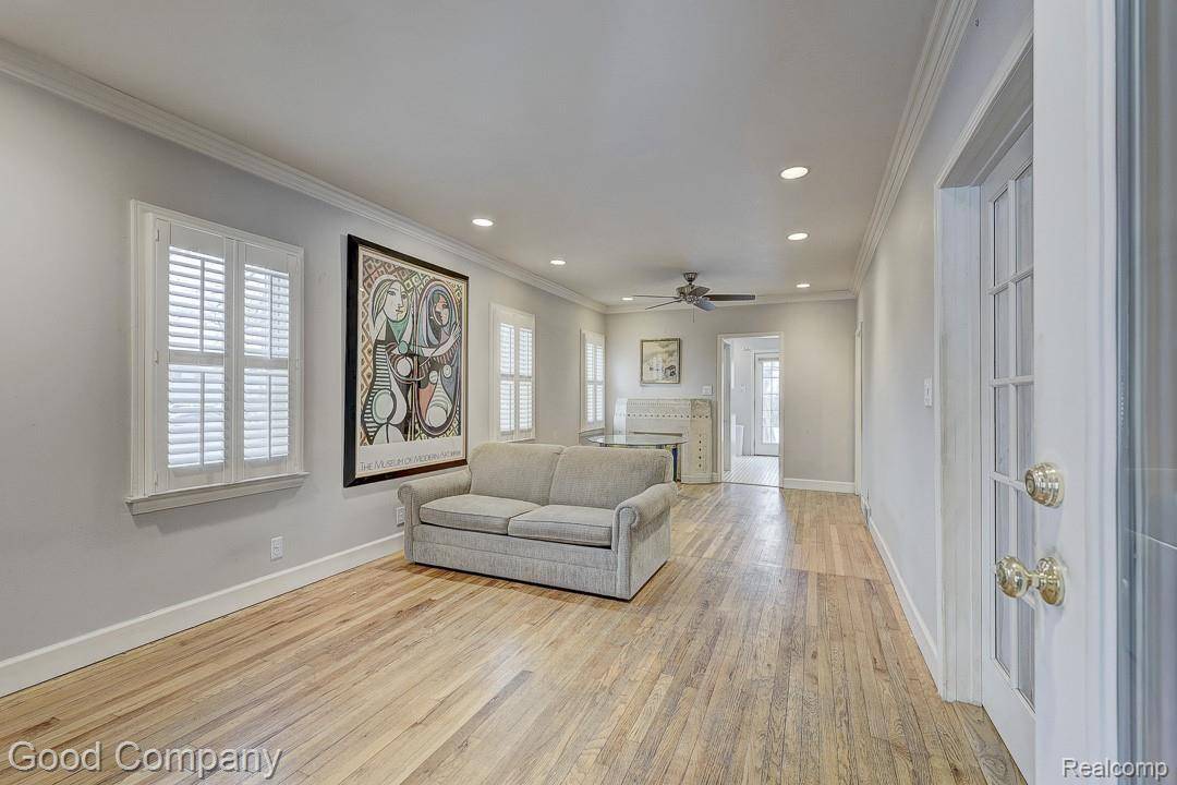 Ferndale, MI 48220,207 W Hazelhurst ST