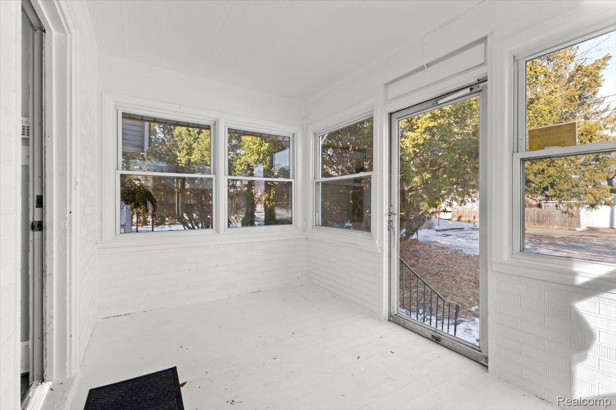 Royal Oak, MI 48067,508 E Hudson AVE