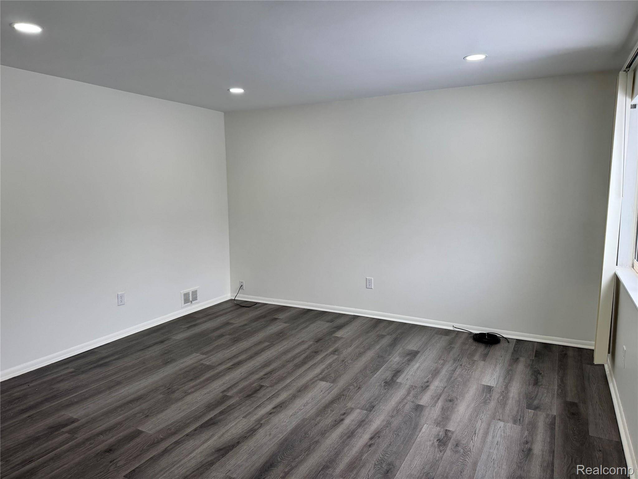 Roseville, MI 48066,17459 Roseville BLVD