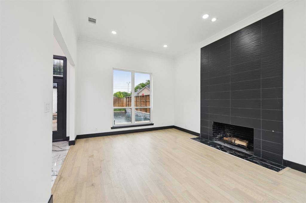 Dallas, TX 75287,4219 Hollow Oak Drive