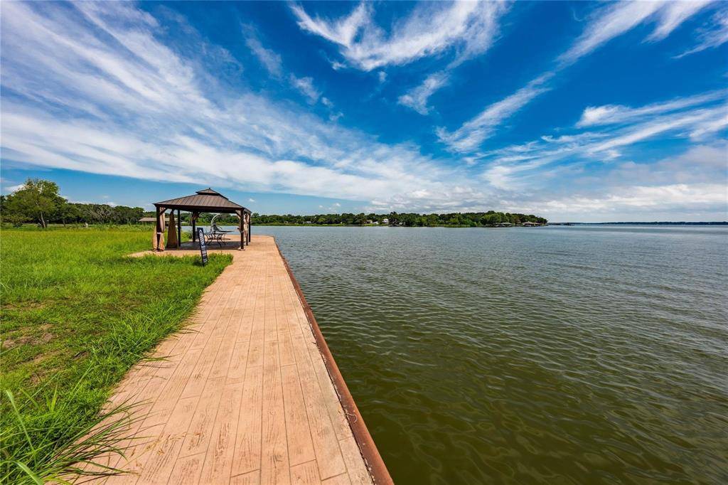 Seven Points, TX 75143,726 Lakeshore Drive