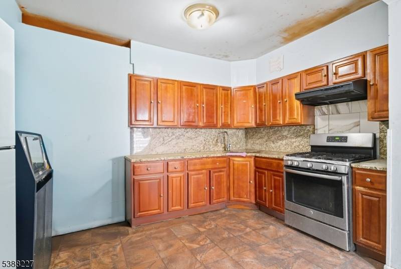 City Of Orange Twp., NJ 07050,99 Ward St