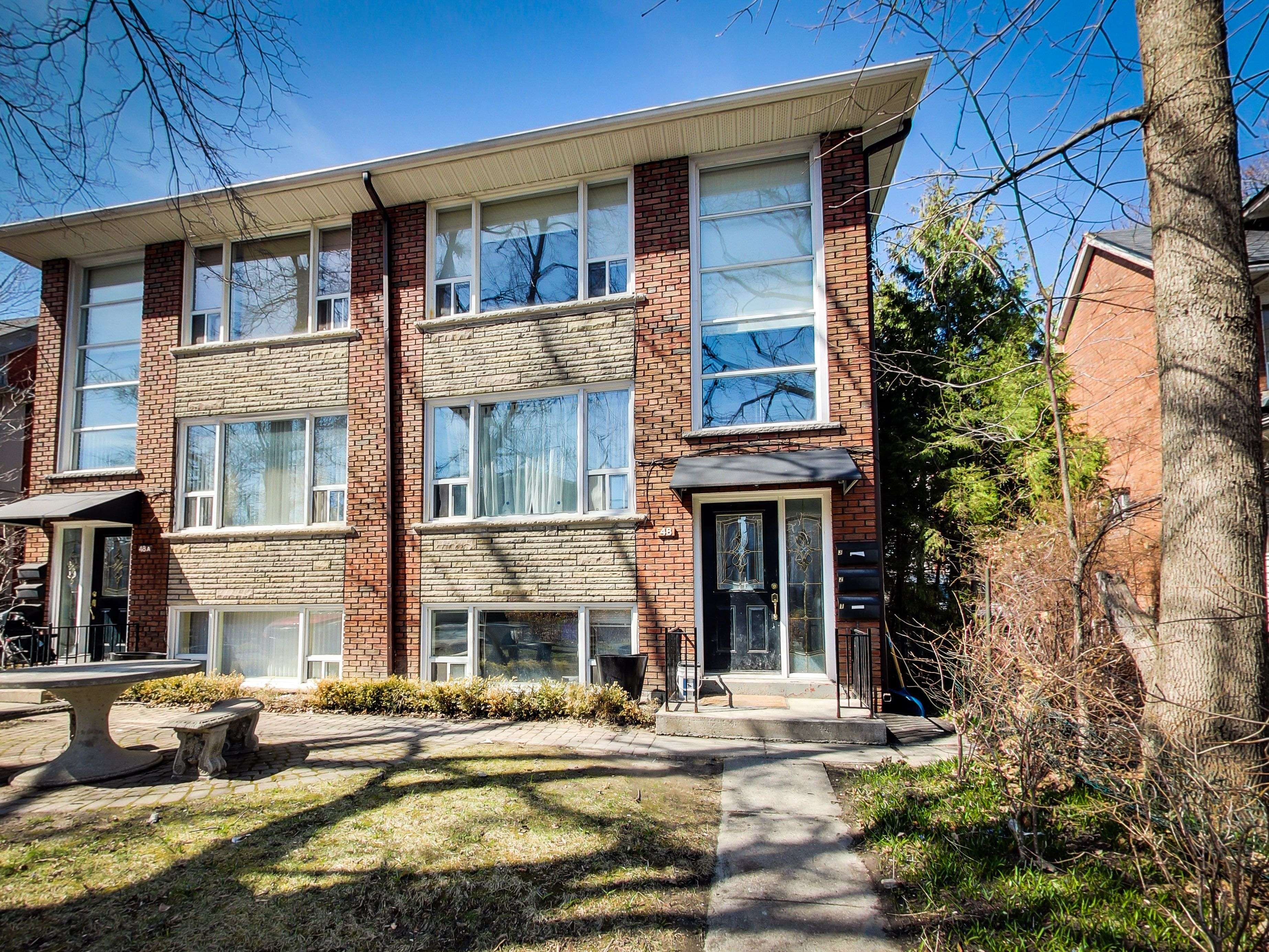 Toronto C01, ON M6H 1G7,48 Dewson ST ##3