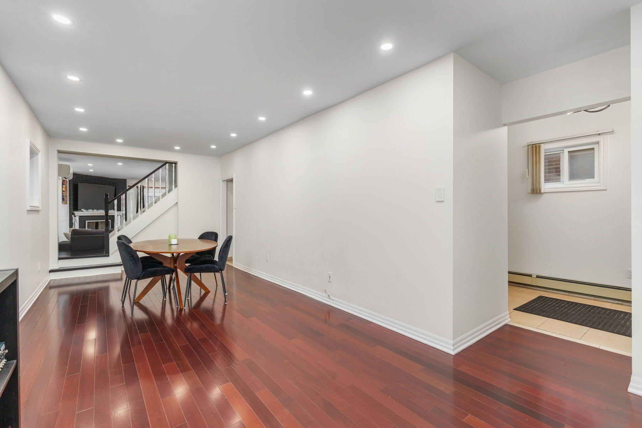 Toronto C03, ON M6C 2B4,36 Lanark AVE