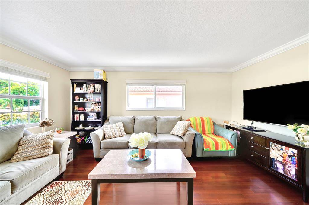 Fort Lauderdale, FL 33306,2701 Middle River Dr #11