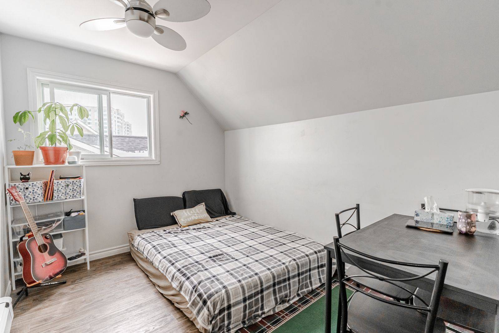 Barrie, ON L4N 1T9,42 Toronto ST #4