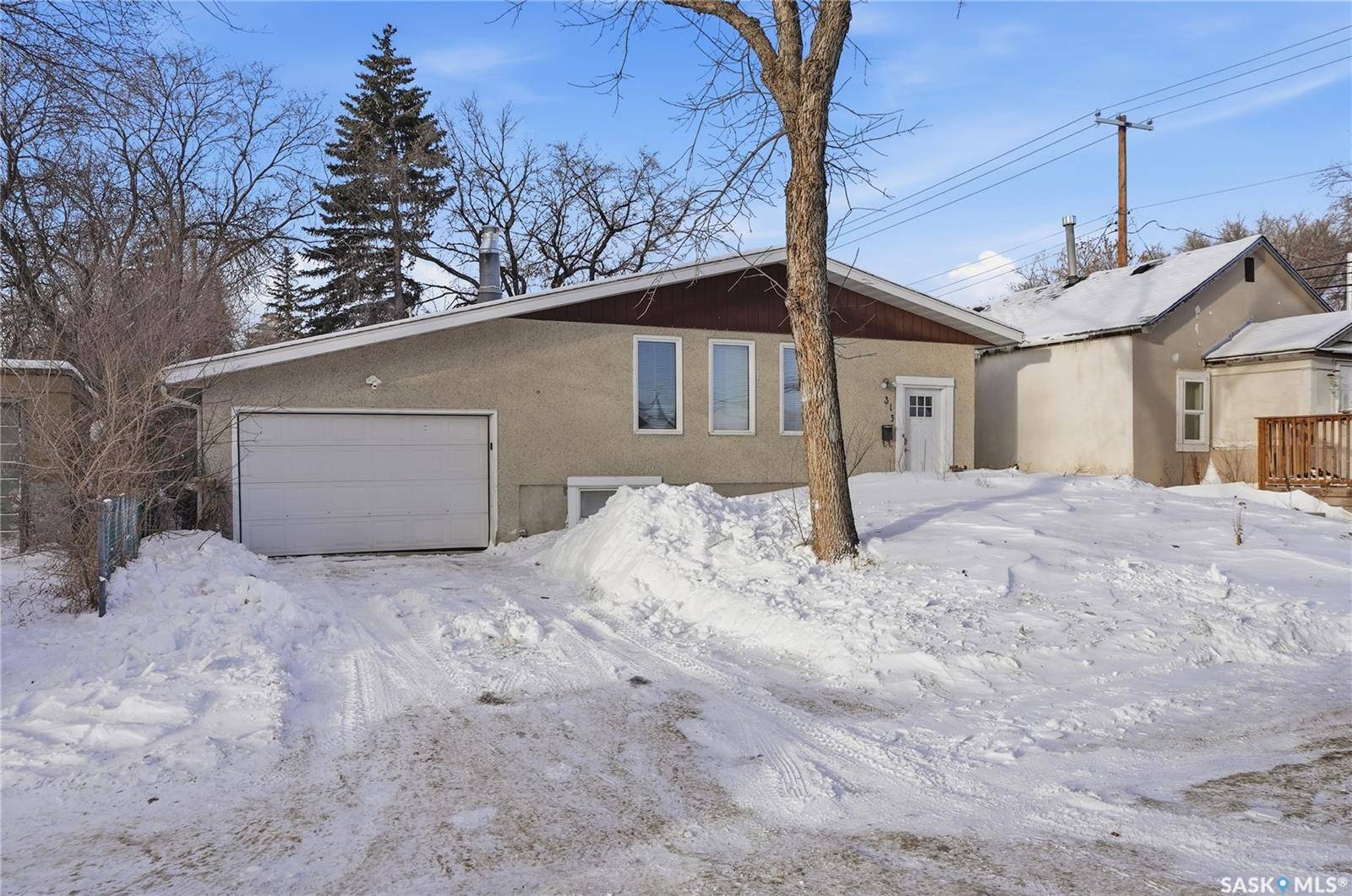 Saskatoon, SK S7M 2Y2,313 Q AVENUE S