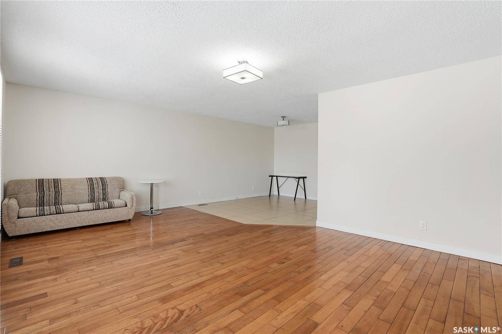 Saskatoon, SK S7M 2Y2,313 Q AVENUE S