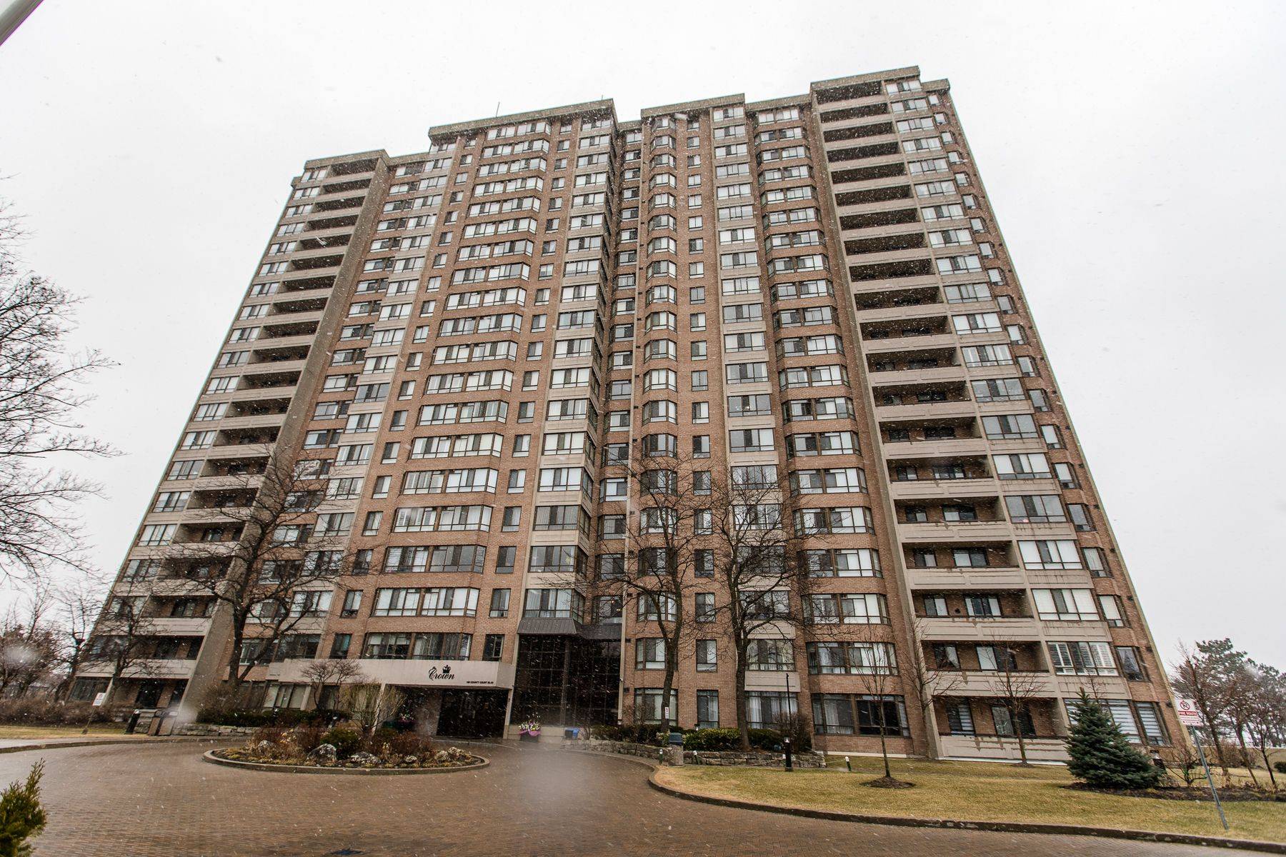 Brampton, ON L6W 3X1,100 County Court BLVD #406