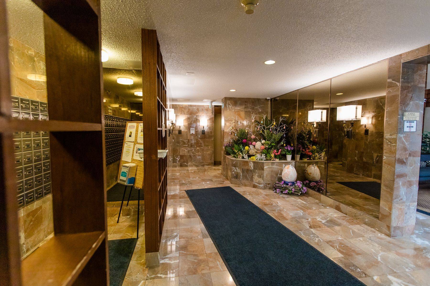 Brampton, ON L6W 3X1,100 County Court BLVD #406