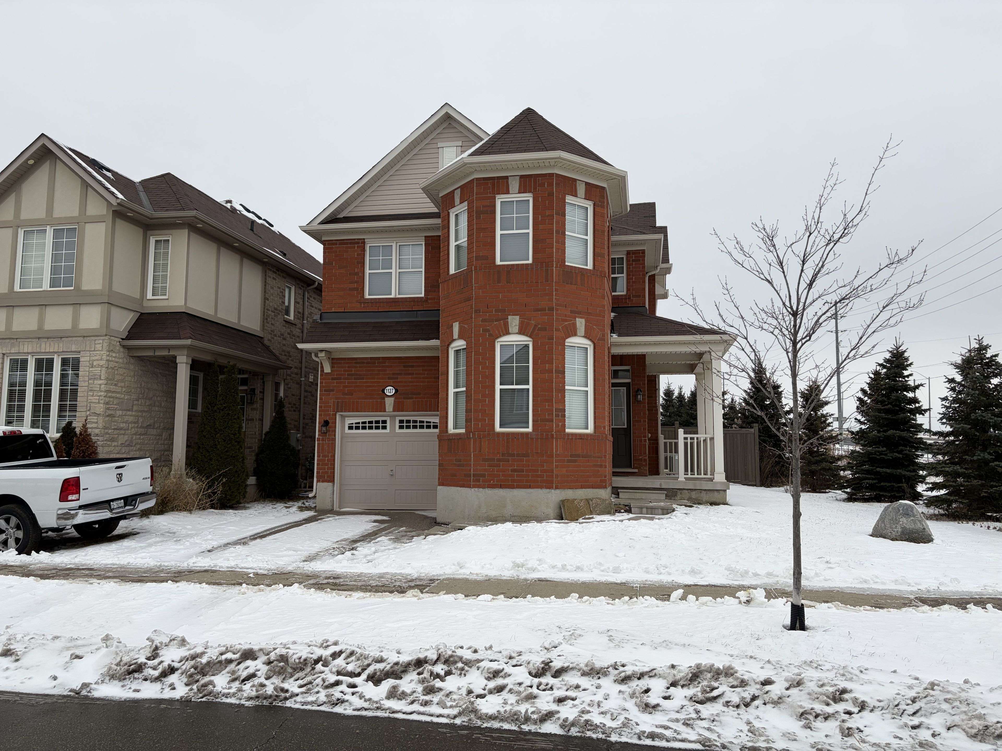 Milton, ON L9T 8N9,1127 Savoline BLVD