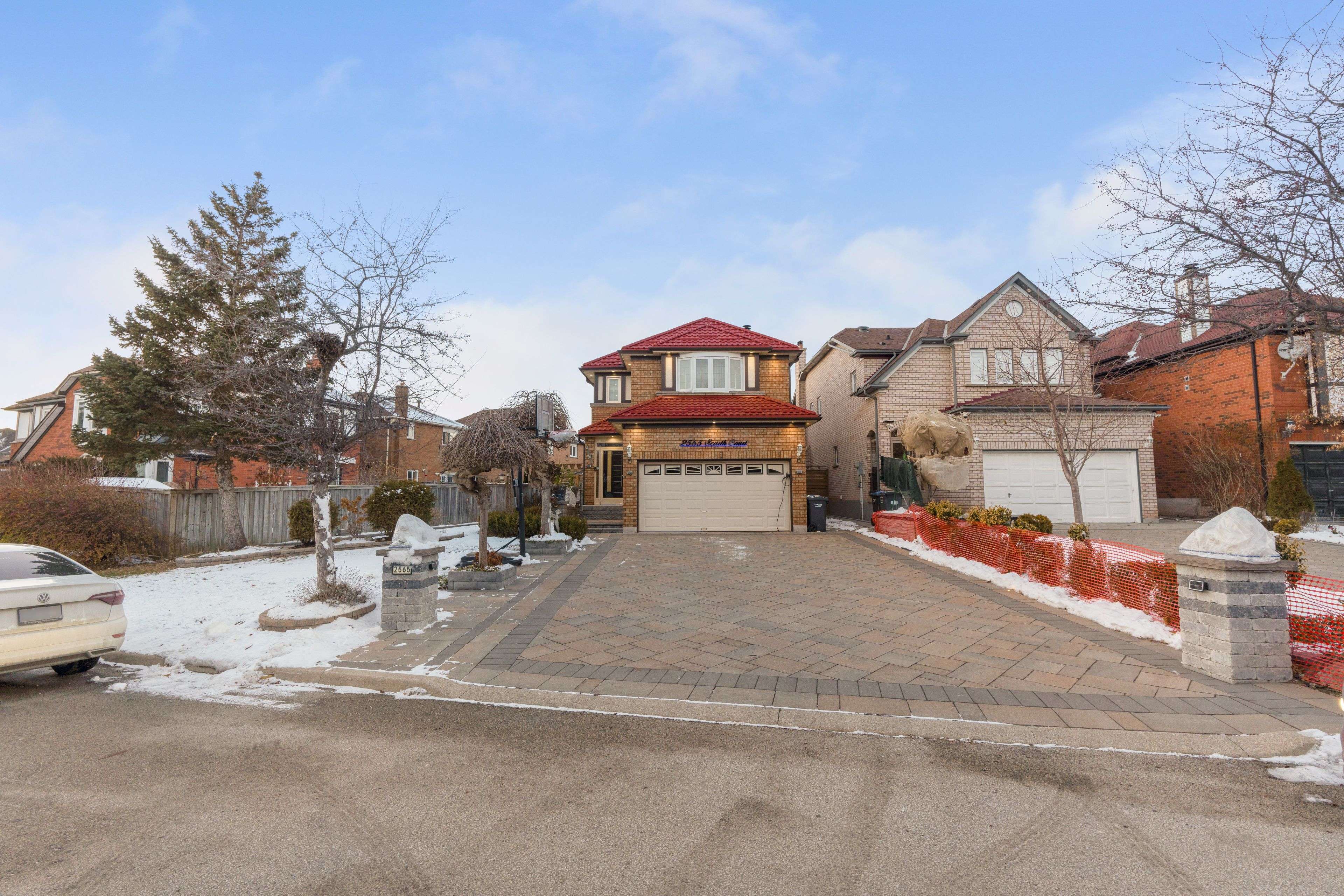 Mississauga, ON L5M 5L2,2565 Scarth CT