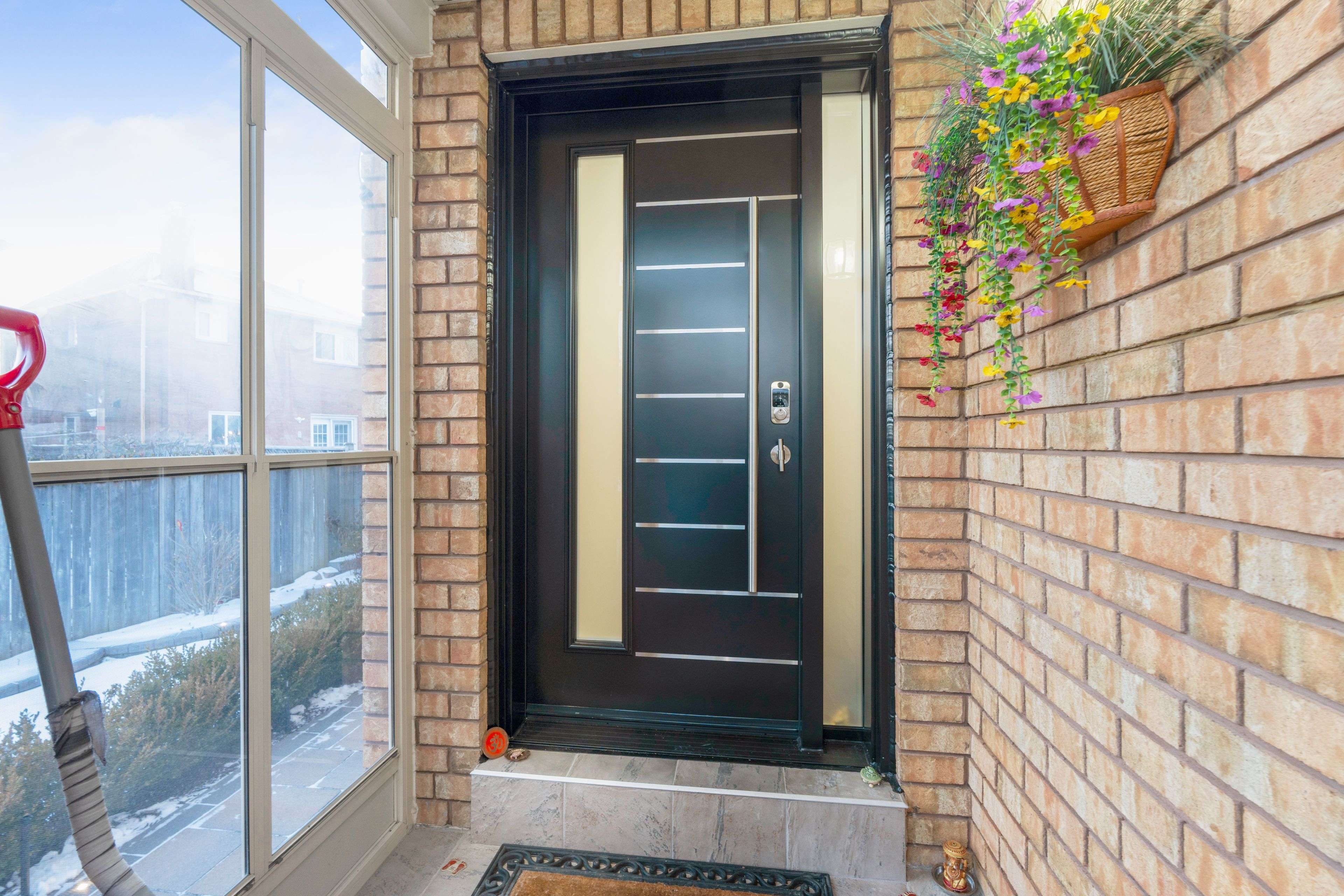 Mississauga, ON L5M 5L2,2565 Scarth CT