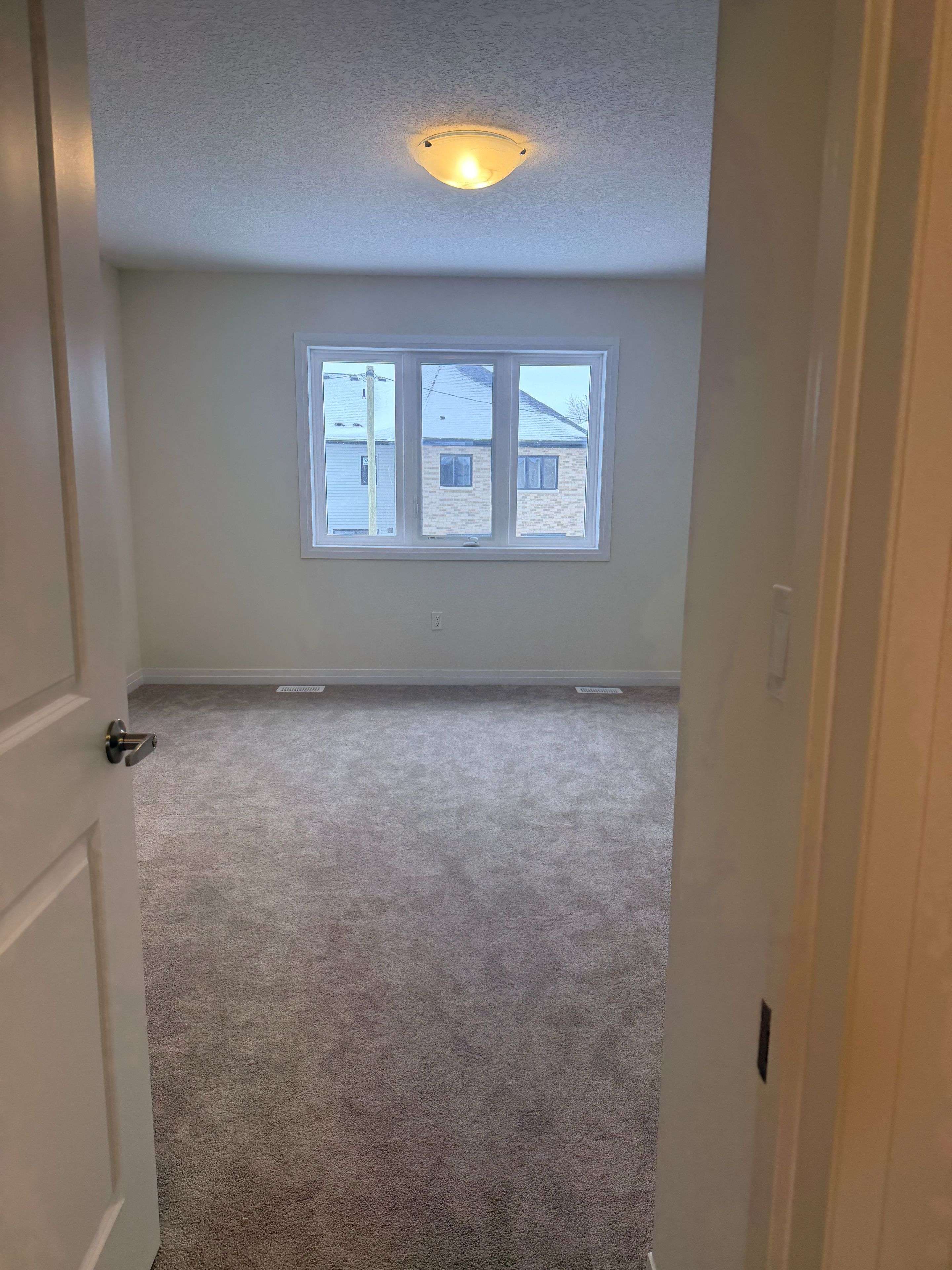 Stratford, ON N5A 0M3,883 Douro ST