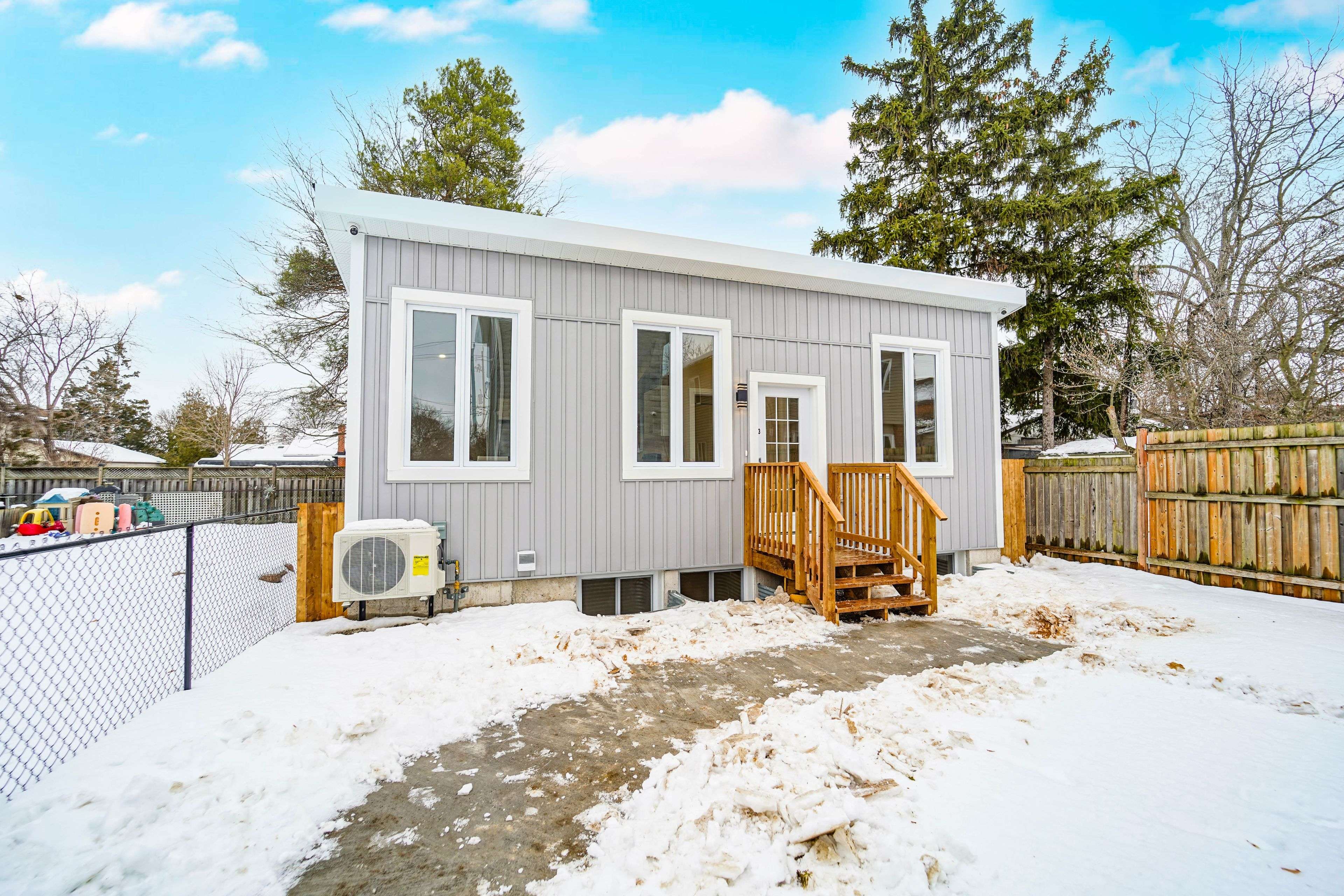 Brantford, ON N3R 1V2,35 St George ST