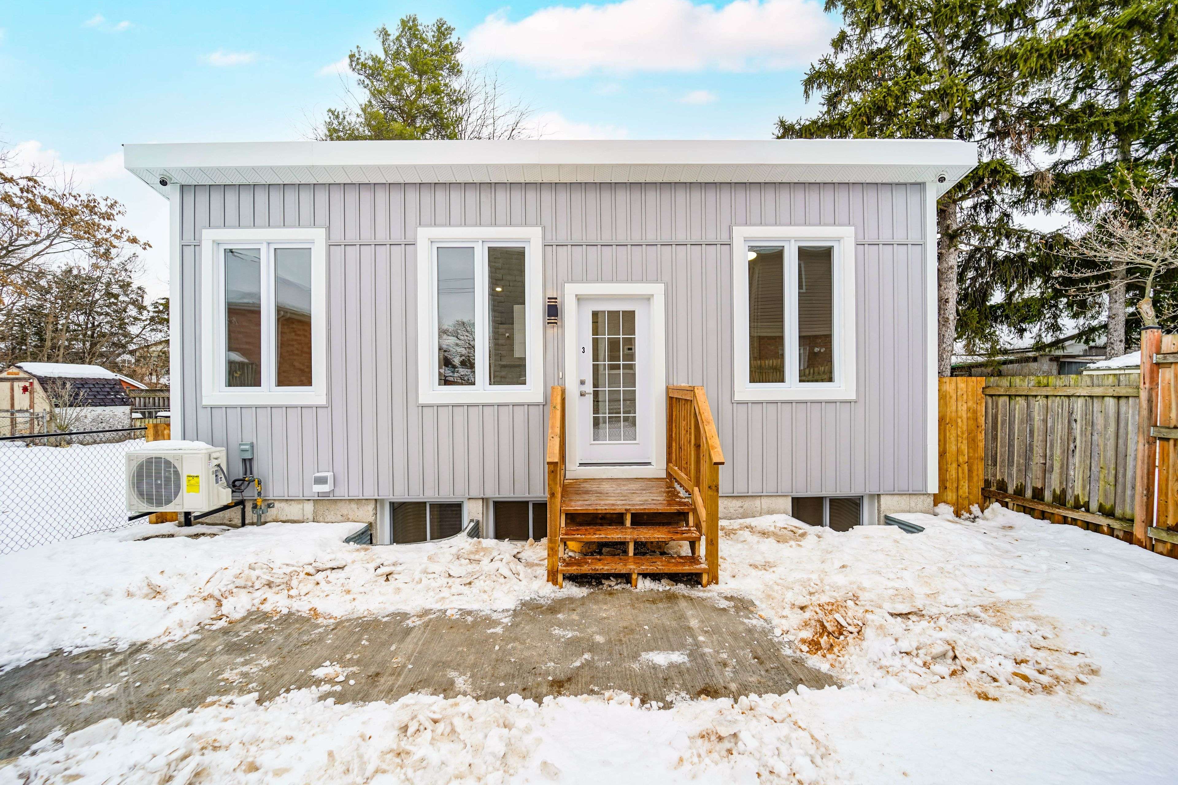 Brantford, ON N3R 1V2,35 St George ST