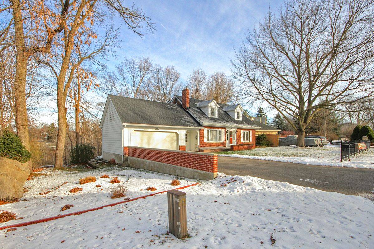 St. Thomas, ON N5R 1Z8,10 Regent ST