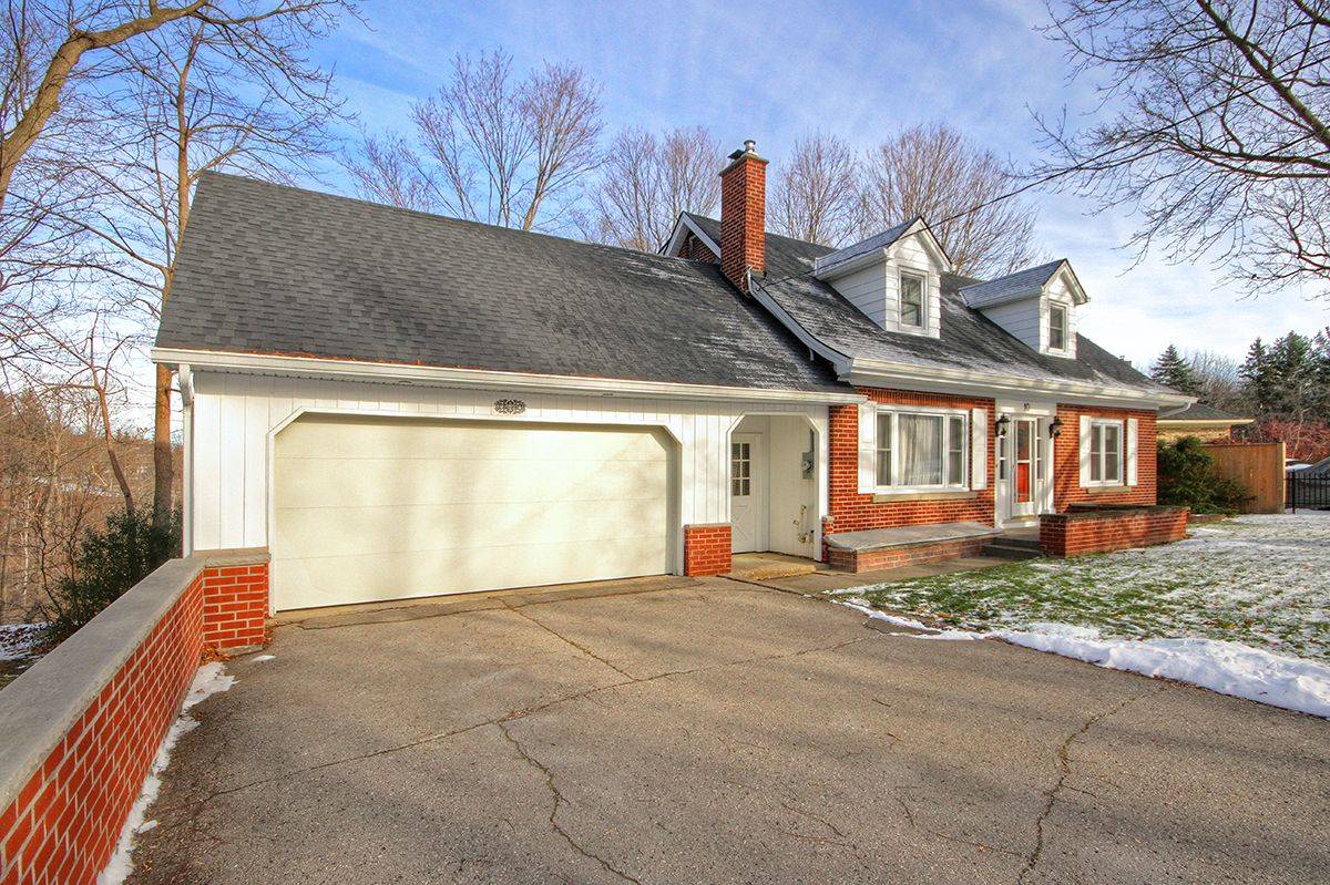 St. Thomas, ON N5R 1Z8,10 Regent ST