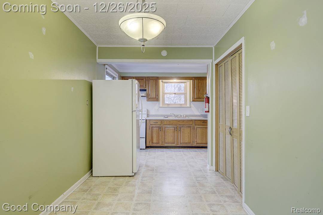 Madison Heights, MI 48071,1213 E Rowland AVE