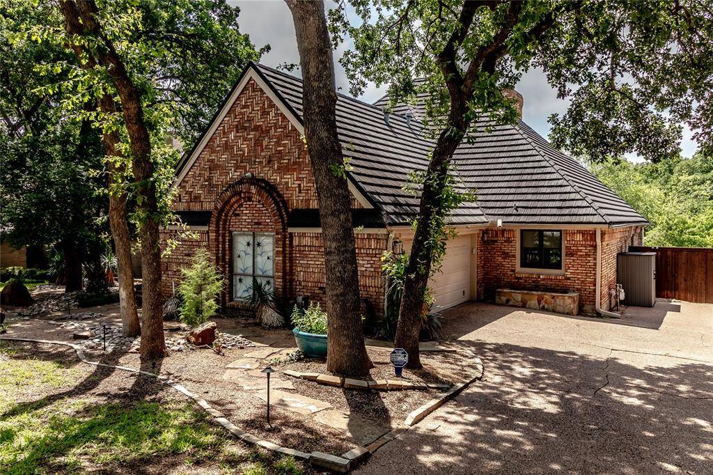 Arlington, TX 76006,2310 Castle Rock Road