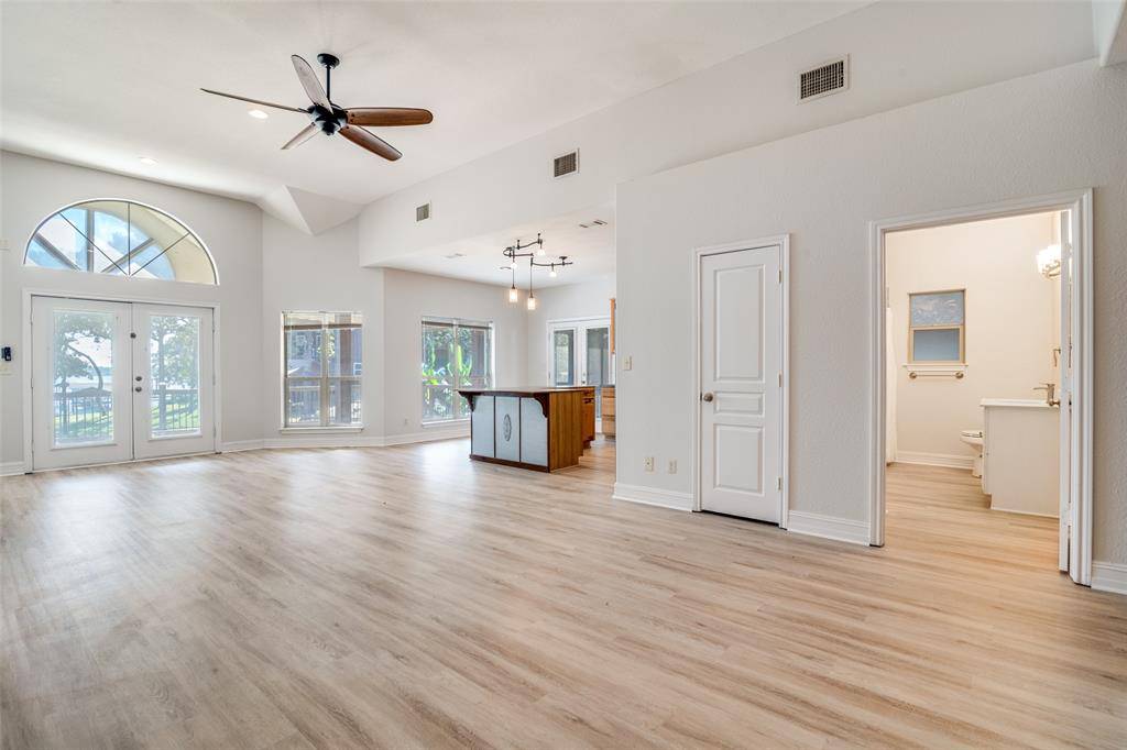 Mabank, TX 75156,129 Little River Bend