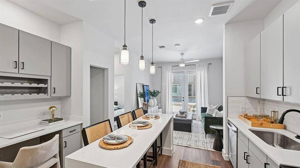 Richardson, TX 75081,1735 N Greenville Avenue #2221