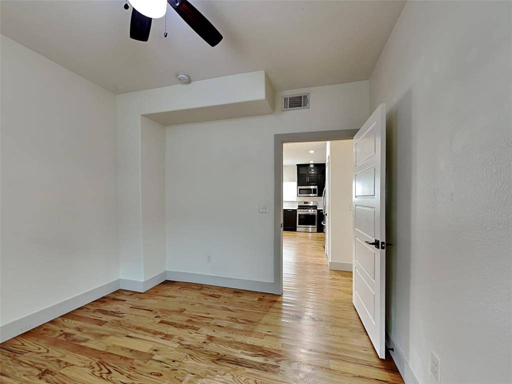 Dallas, TX 75208,1023 N Madison Avenue