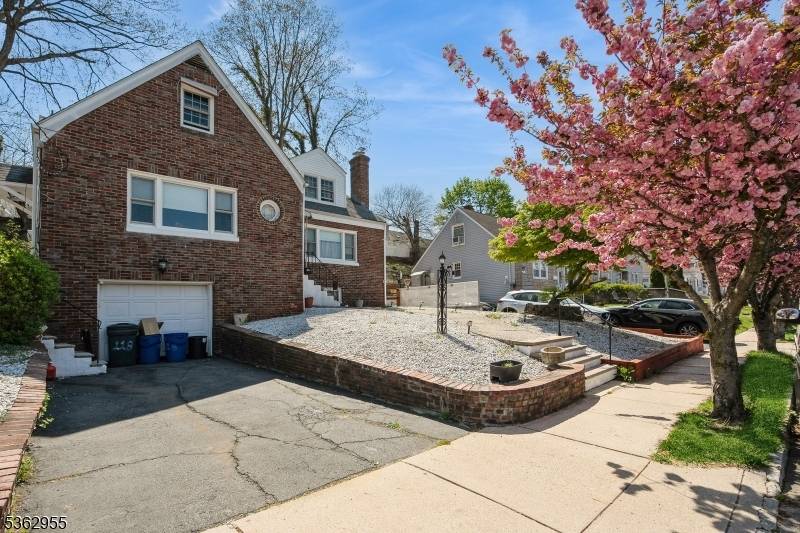 Belleville Twp., NJ 07109,118-120 Nolton St