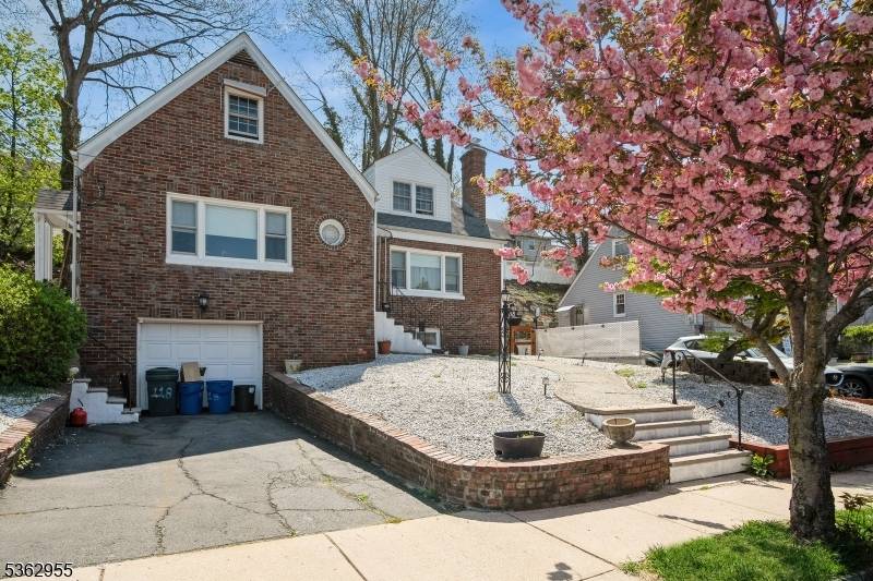 Belleville Twp., NJ 07109,118-120 Nolton St