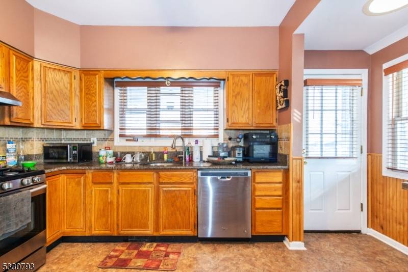 Pompton Lakes Boro, NJ 07442,27-29 Willard