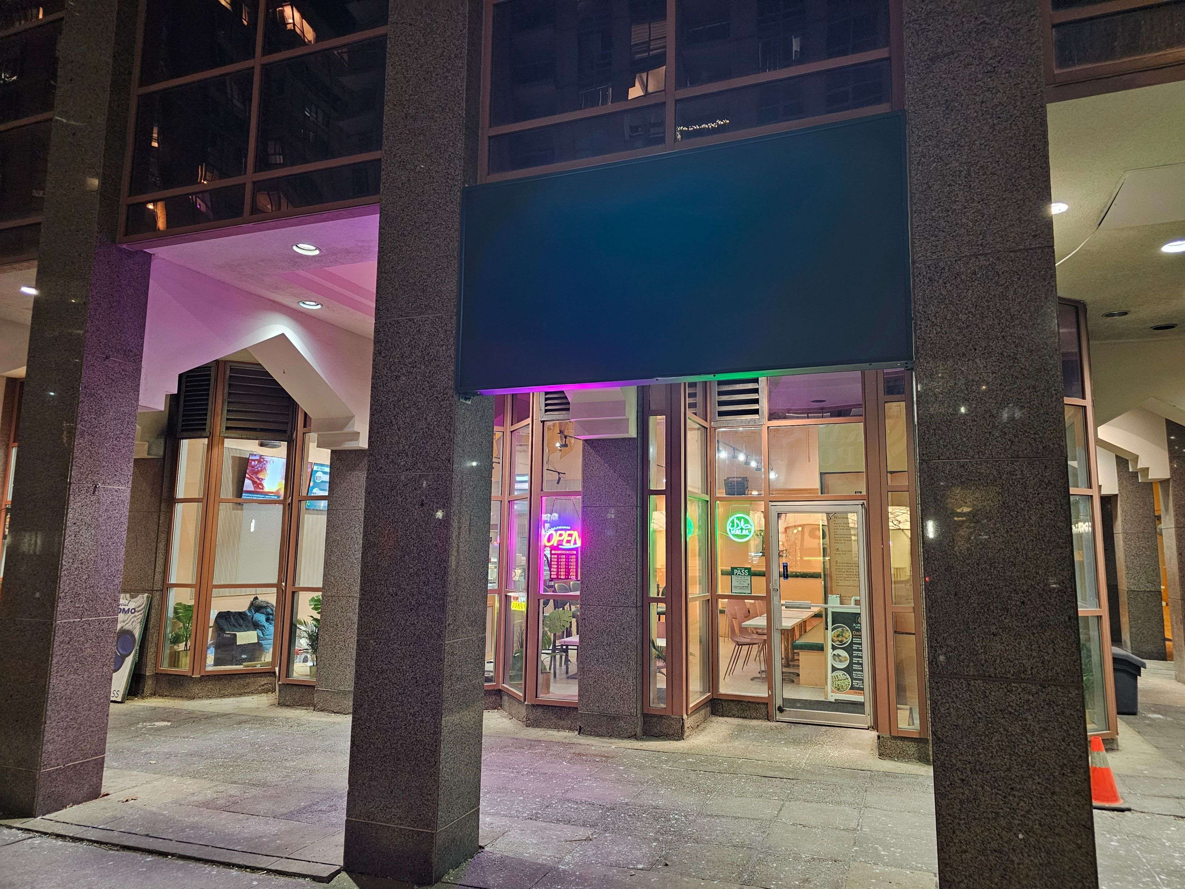 Toronto C01, ON M5G 2M4,736 Bay ST