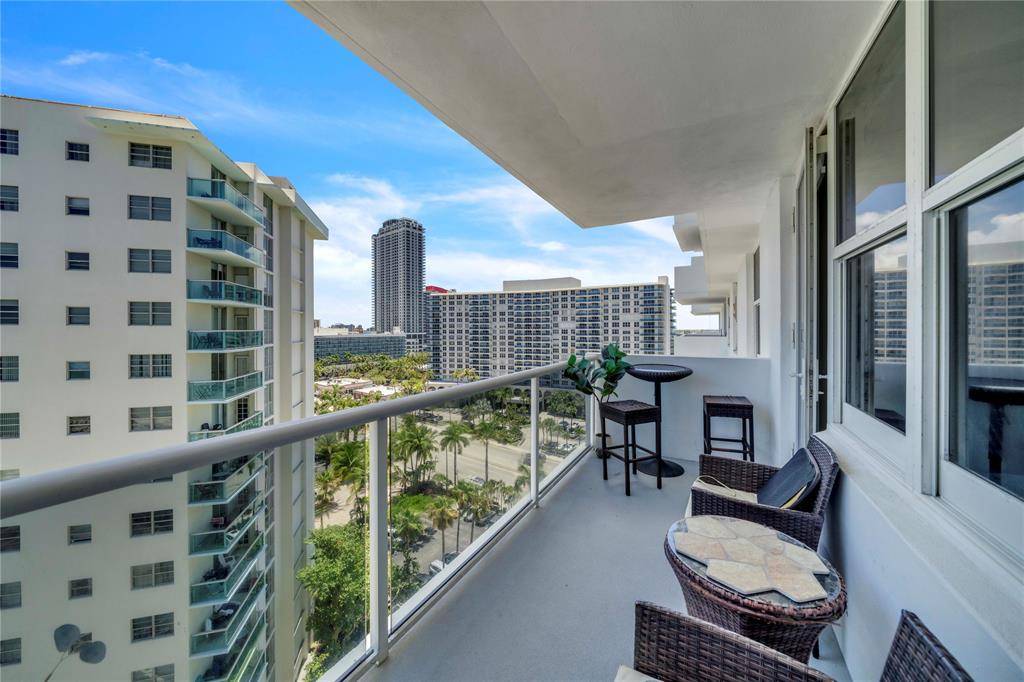 Hollywood, FL 33019,3725 S Ocean Dr #1220(AVAILABLE 05/01/26