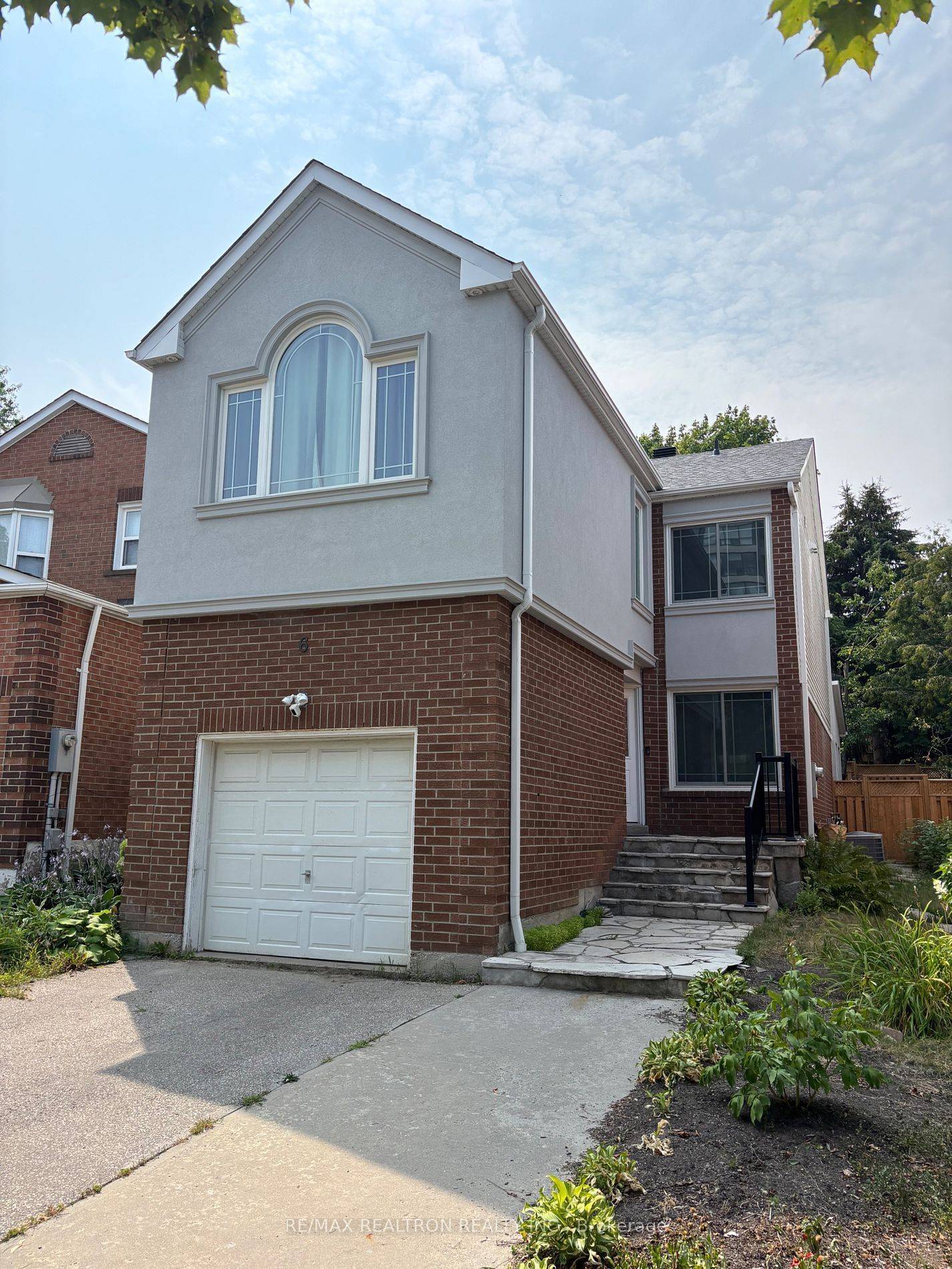 Vaughan, ON L4J 5E7,6 Joanna CRES