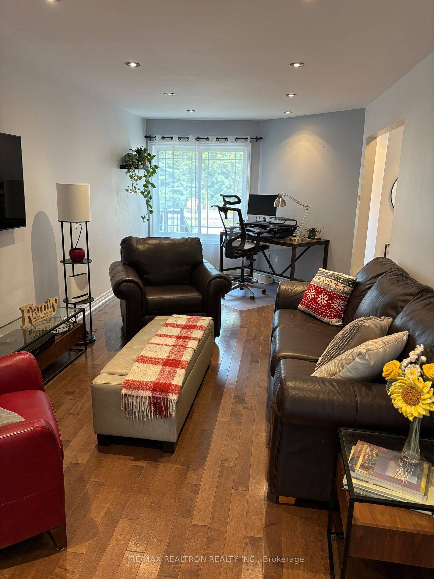 Vaughan, ON L4J 5E7,6 Joanna CRES