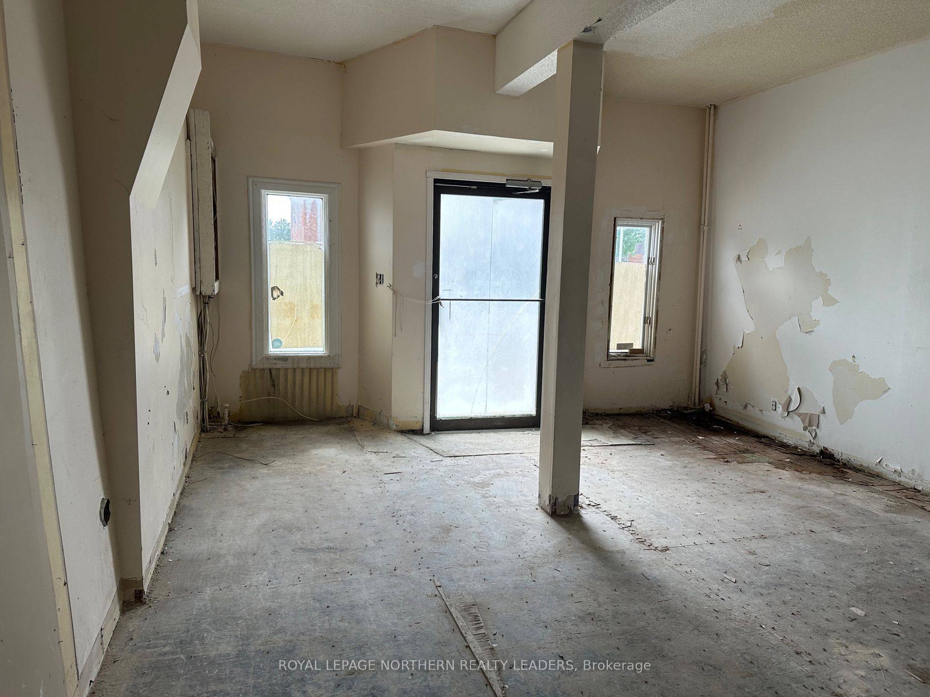 Timmins, ON P0N 1H0,118 Golden AVE