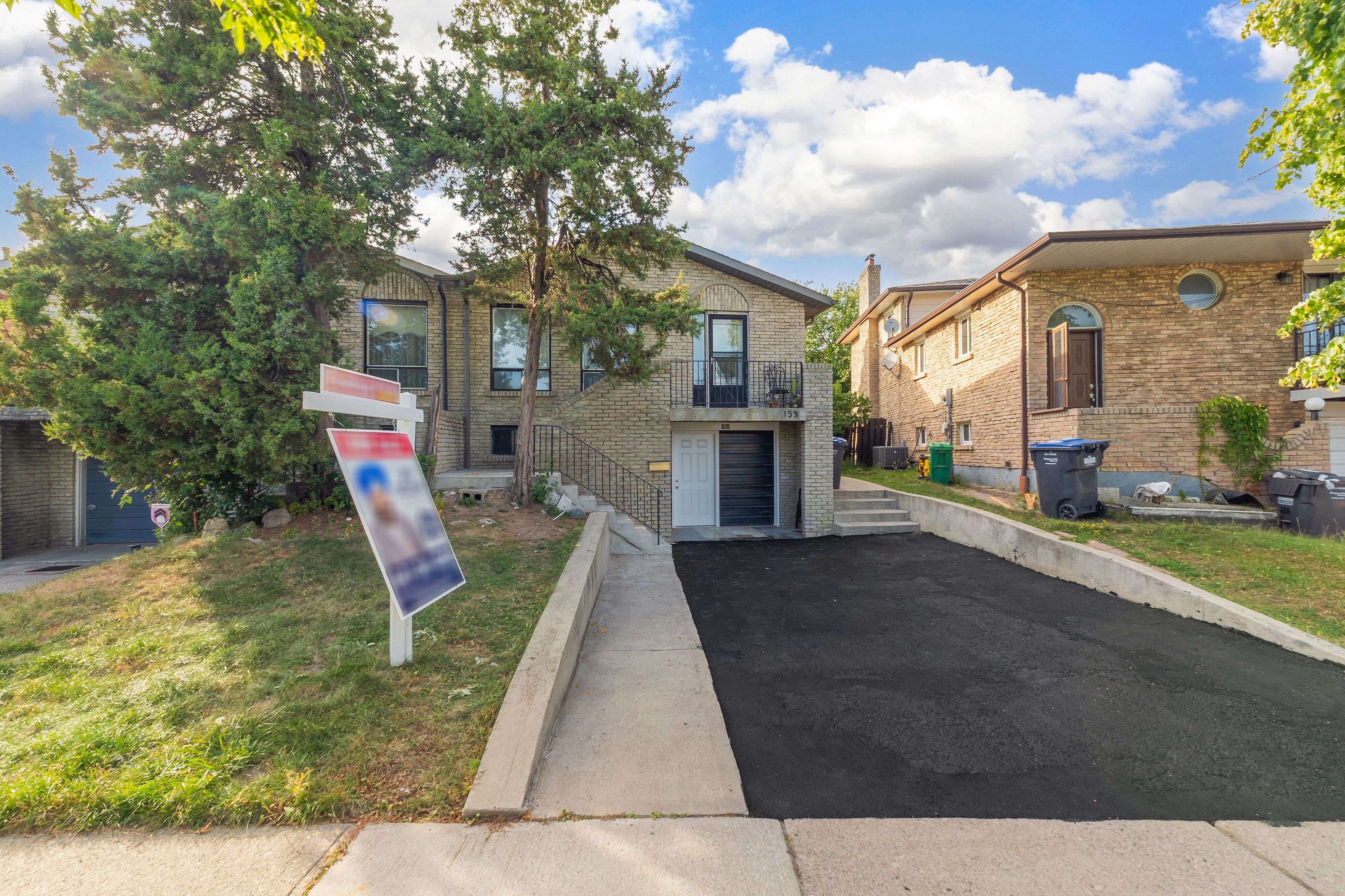 Brampton, ON L6V 3J2,153 Bruce Beer DR