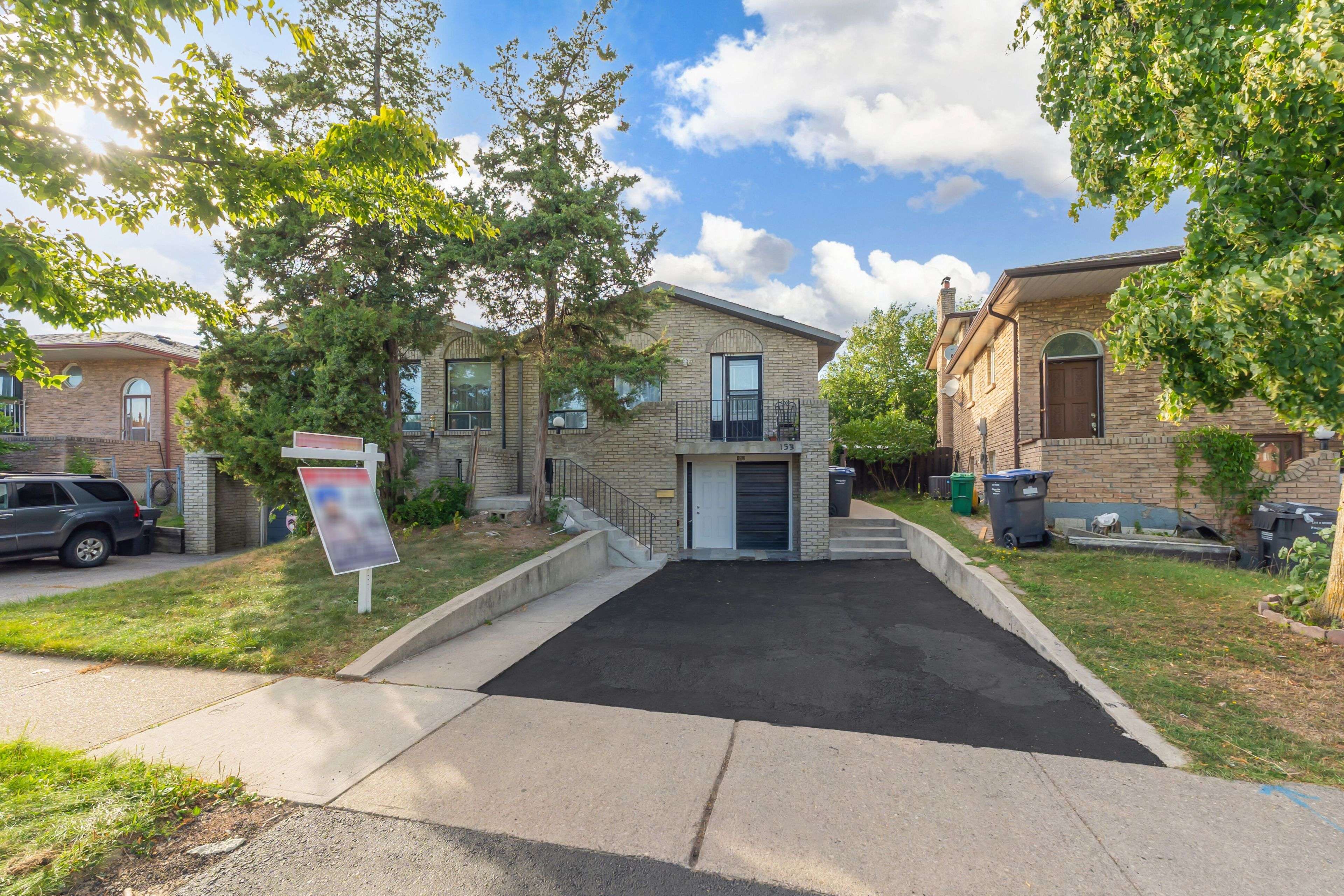 Brampton, ON L6V 3J2,153 Bruce Beer DR