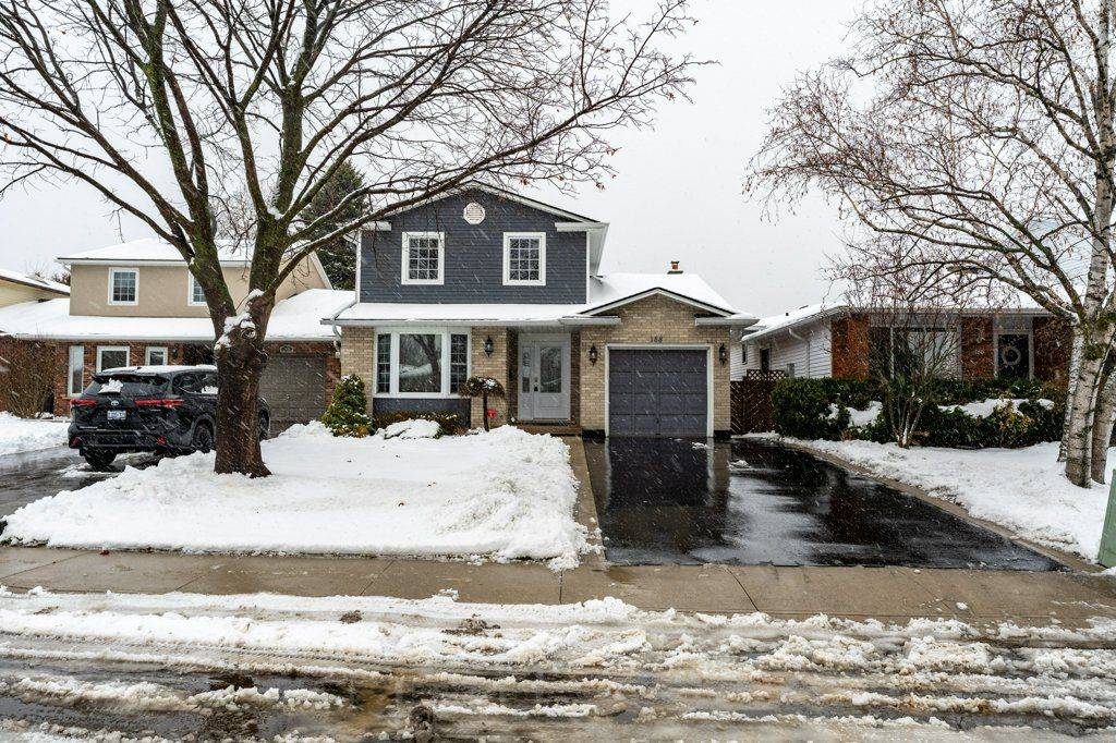 Hamilton, ON L9C 7A2,188 Napoli CT