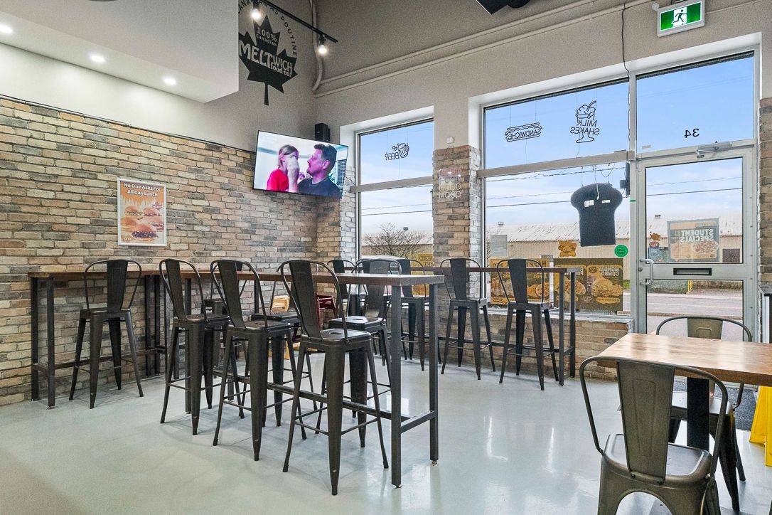 Thorold, ON L2V 3Z9,9 Pine ST N #34