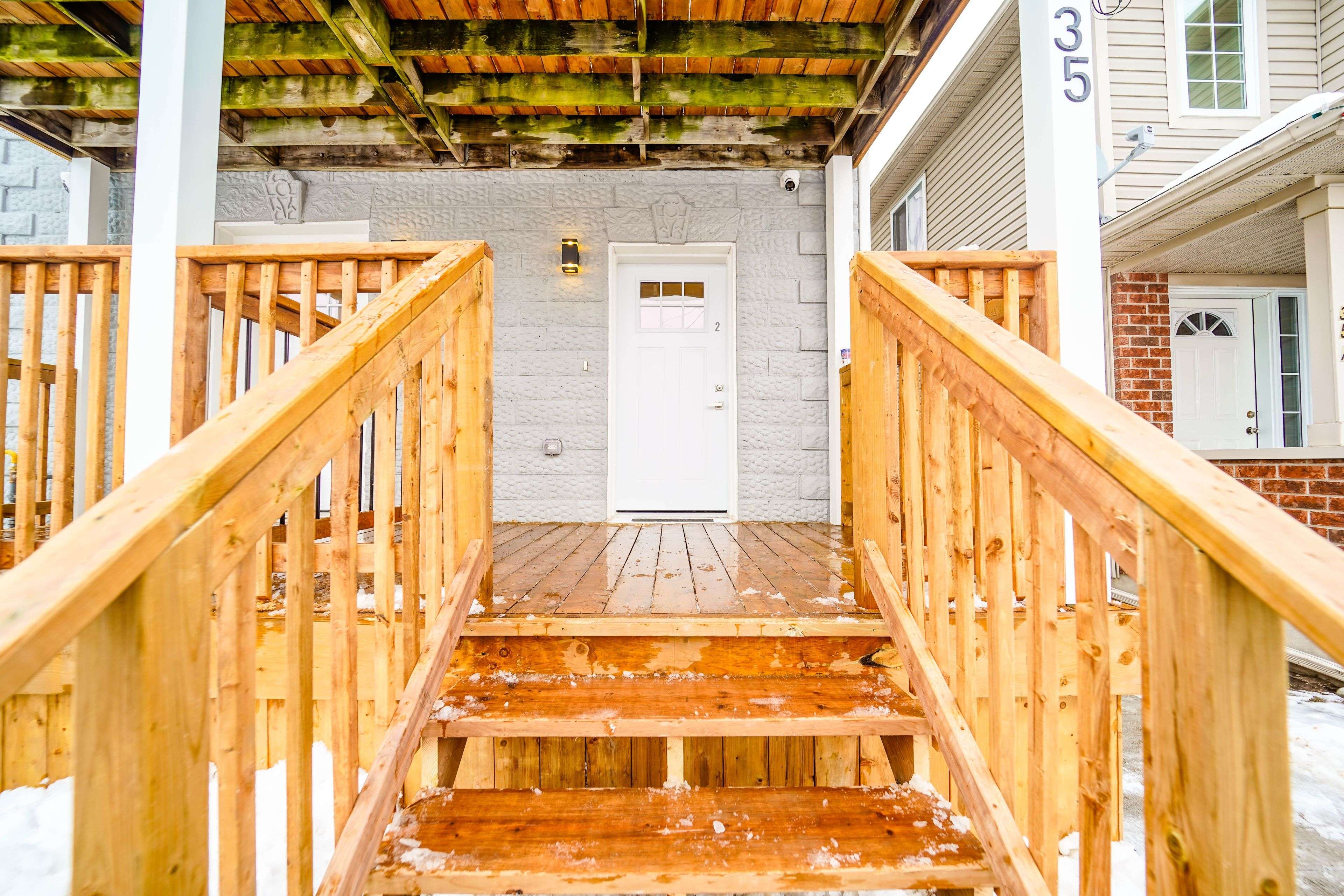 Brantford, ON N3R 1V2,35 St George ST #2