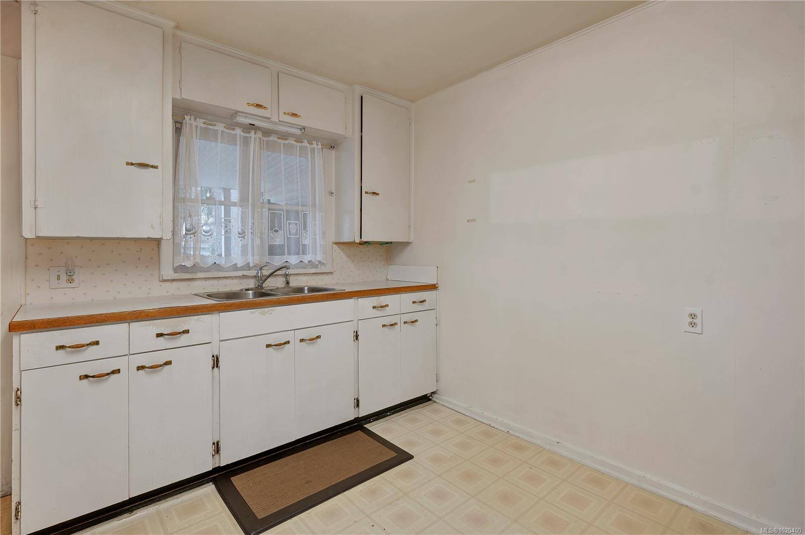 Campbell River, BC V9W 2S8,548 Birch St